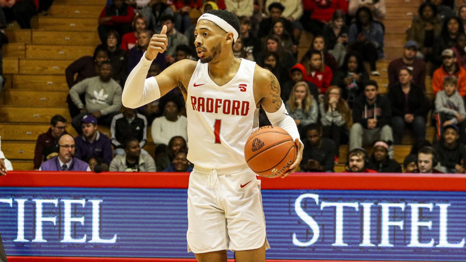 Envergure Carlik Jones Scouting reports & stats